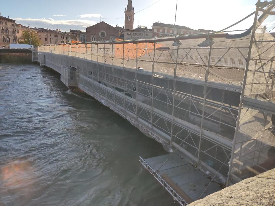 ponte nuovo chiuso verona