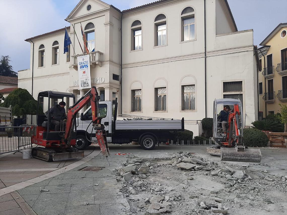 piazza roma restyling pavimentazione municipio montegrotto