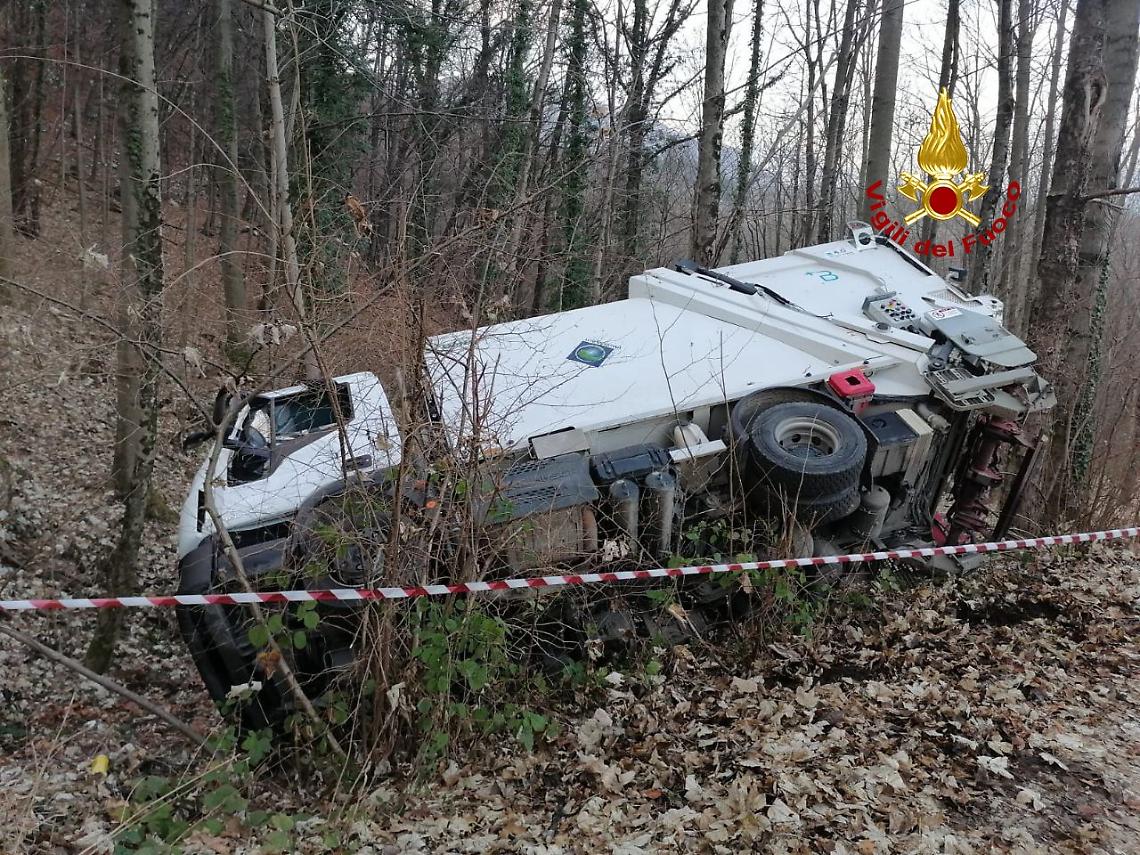 Camion nel dirupo Schio 2