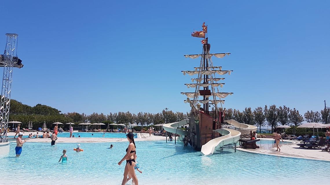 piscina camping 1