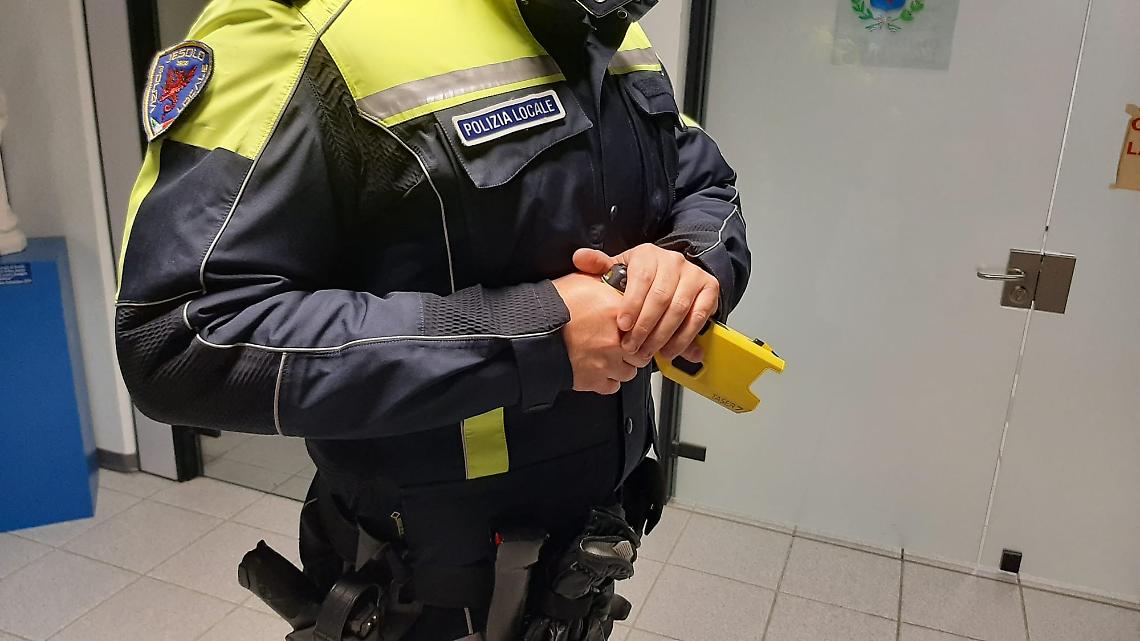 polizia_locale_taser (2)