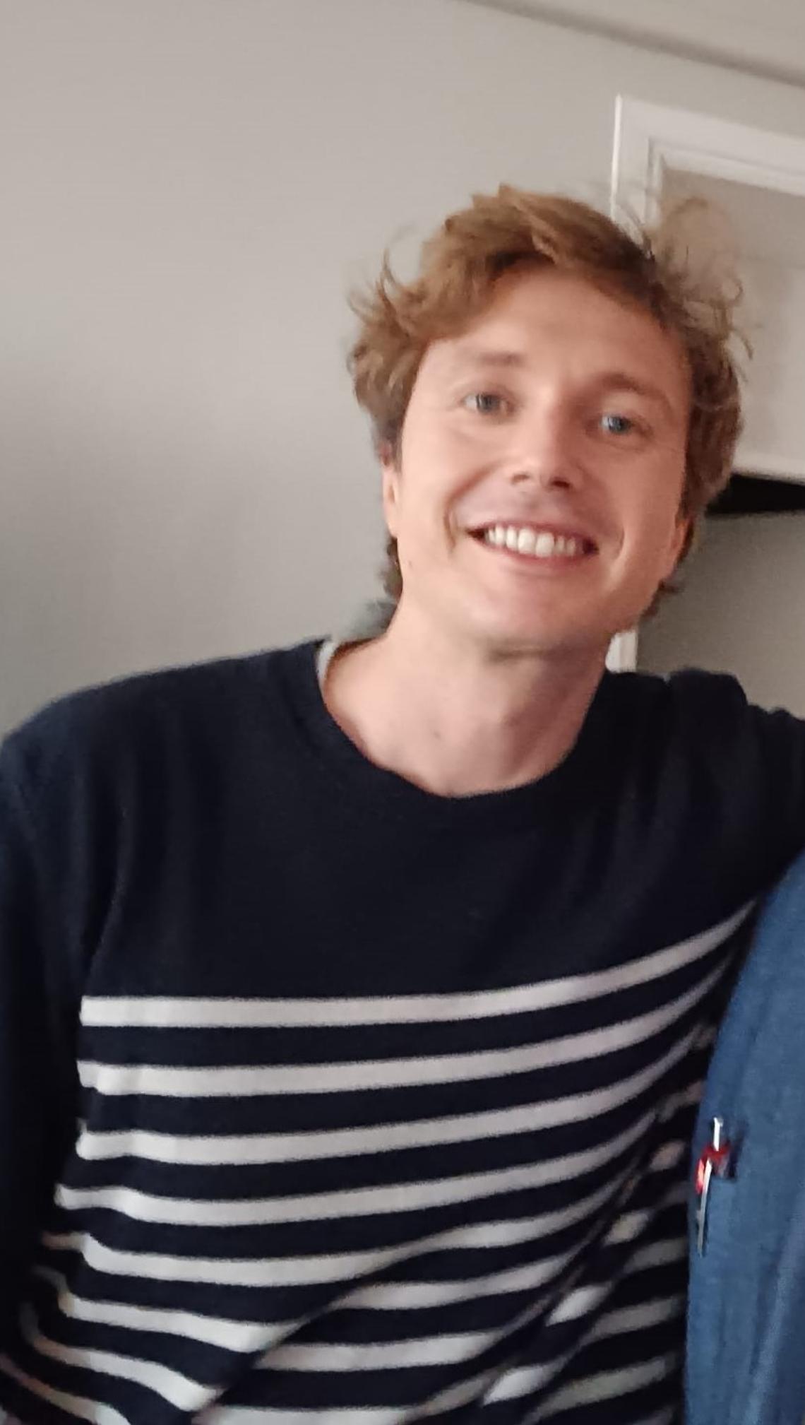 Matteo Ward ritaglio da solo