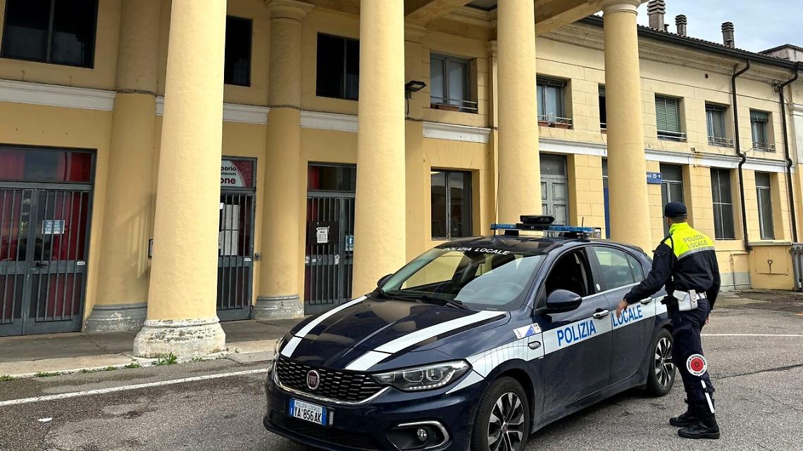 Polizia locale di Villafranca alla stazione