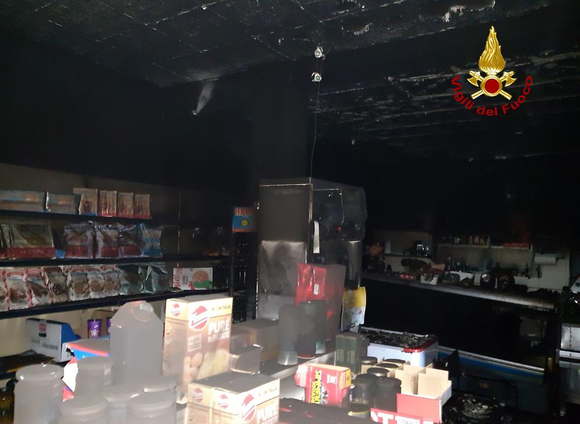 incendio negozio alimentari motta di livenza