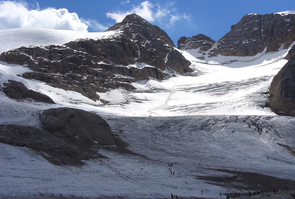 Marmolada: il ghiacciaio in agonia sotto il caldo record