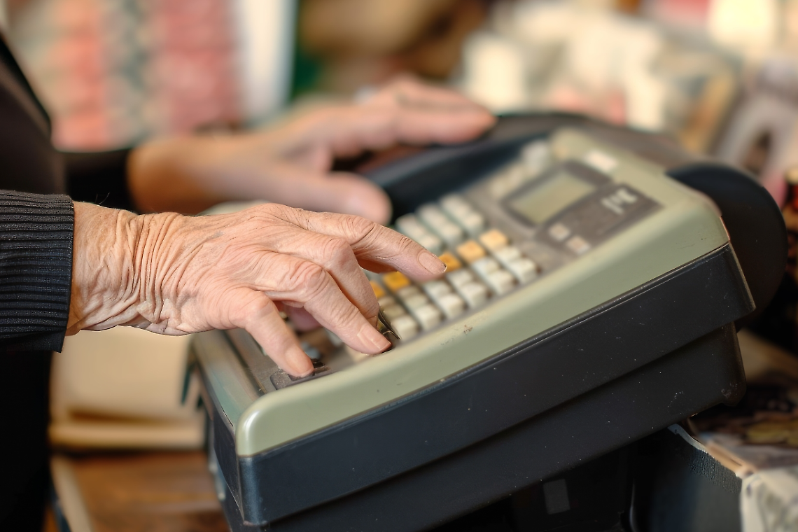 Tre rapine in sette giorni nel padovano: assalto all’Aliper di Monselice, colpi ad Alì e Prix