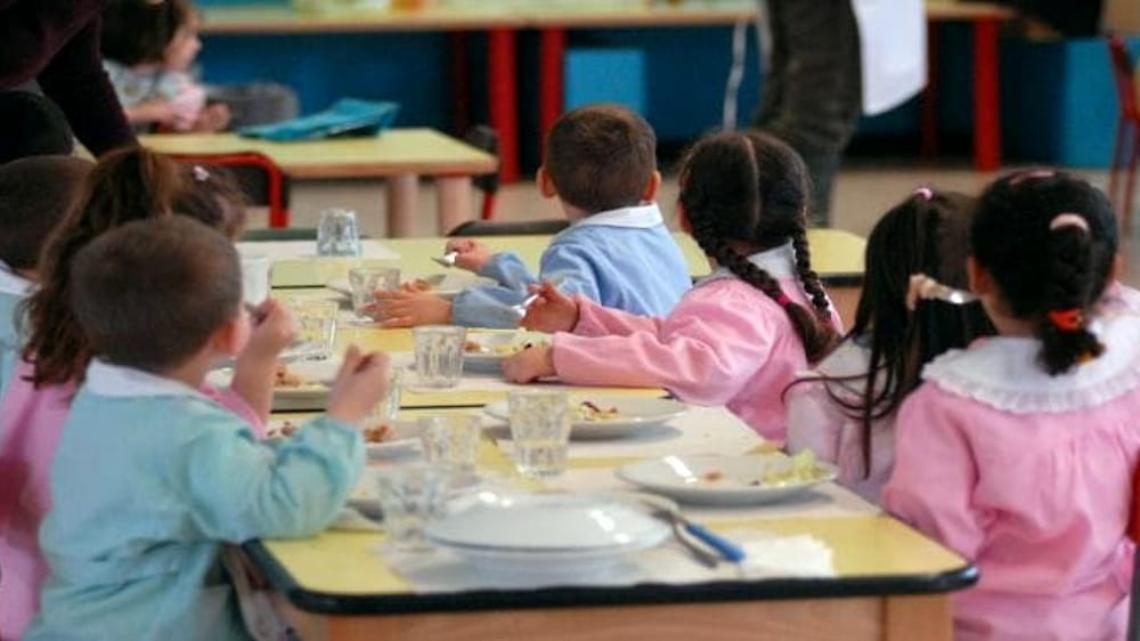 Mense scolastiche nel mirino in Trentino: 565 firme per migliorare la qualit&agrave; del cibo