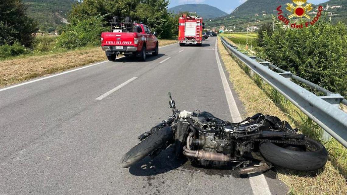 Scontro tra due moto a Verona: gravi i due motociclisti coinvolti