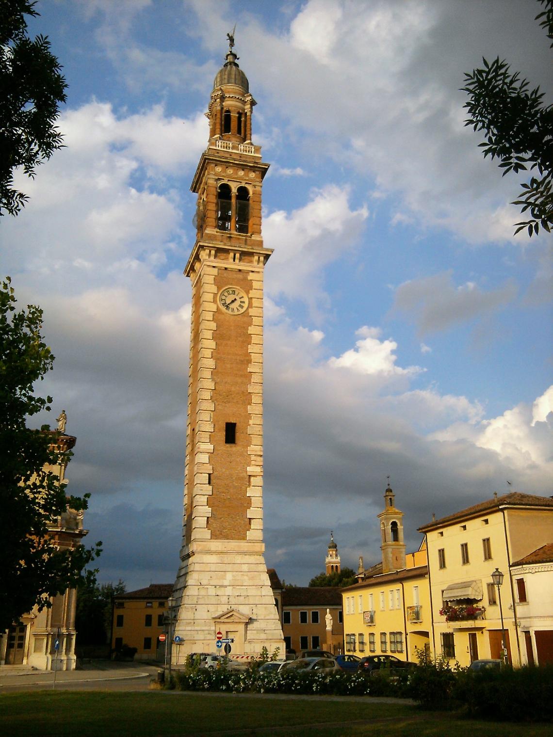 La torre campanaria di Santa Sofia: un nodo politico a Lendinara