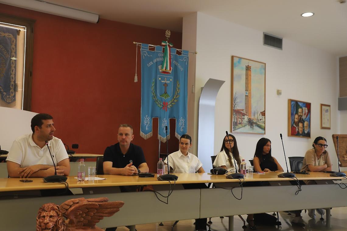Conferenza donazioni Aperyshow