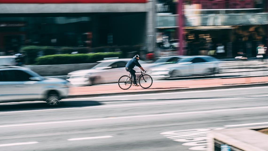 Ciclista di 27 anni travolto e ucciso da pirata della strada a Treviso