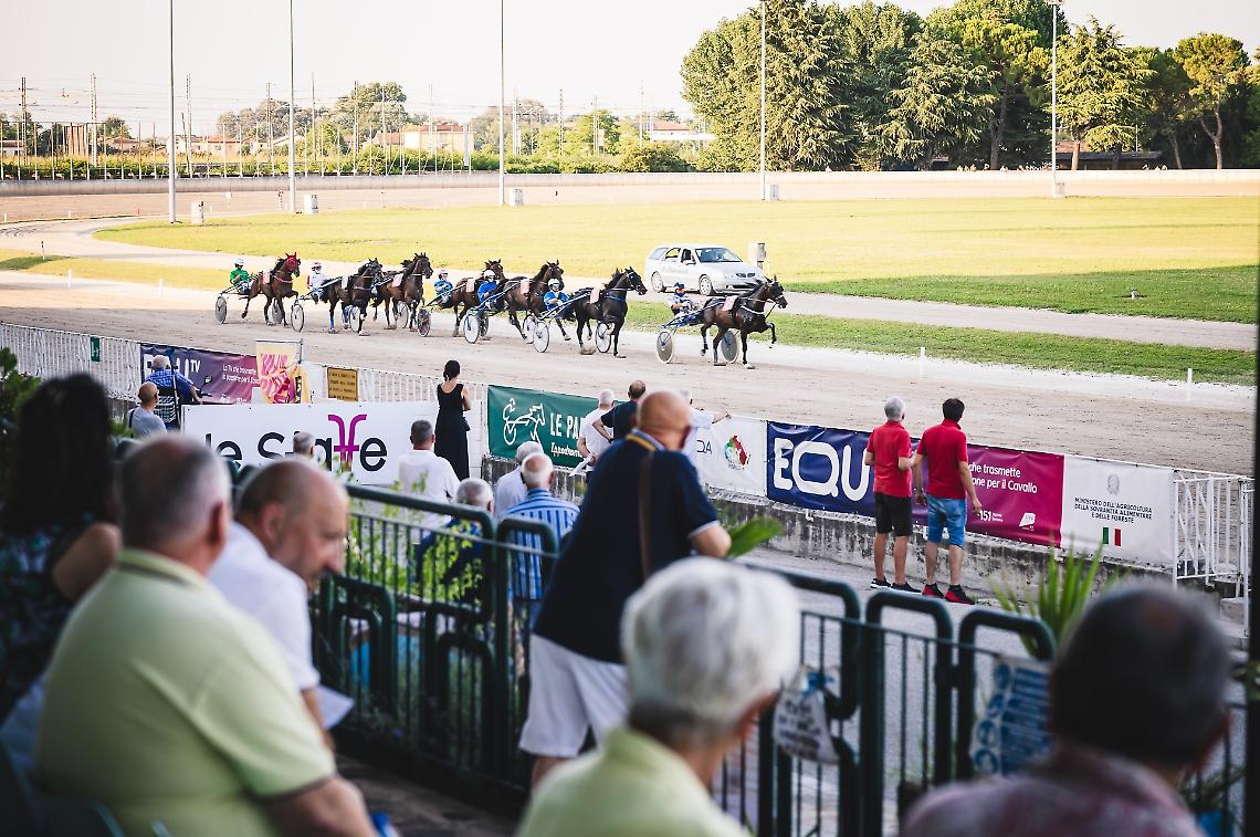 Le Padovanelle: riapertura dell'ippodromo tra gare di trotto, musica e divertimento per tutta la famiglia