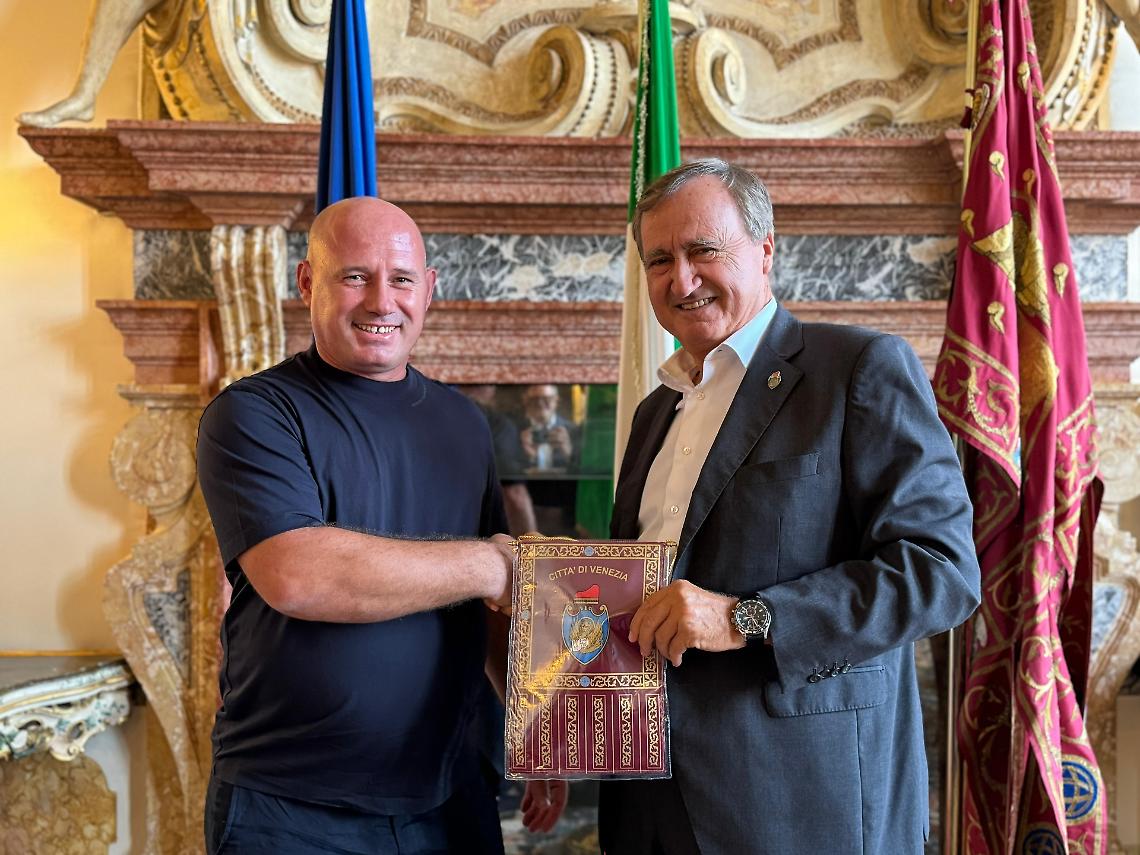 Omicidio Gobbato, Brugnaro incontra uno dei tre albanesi che hanno bloccato il presunto assassino