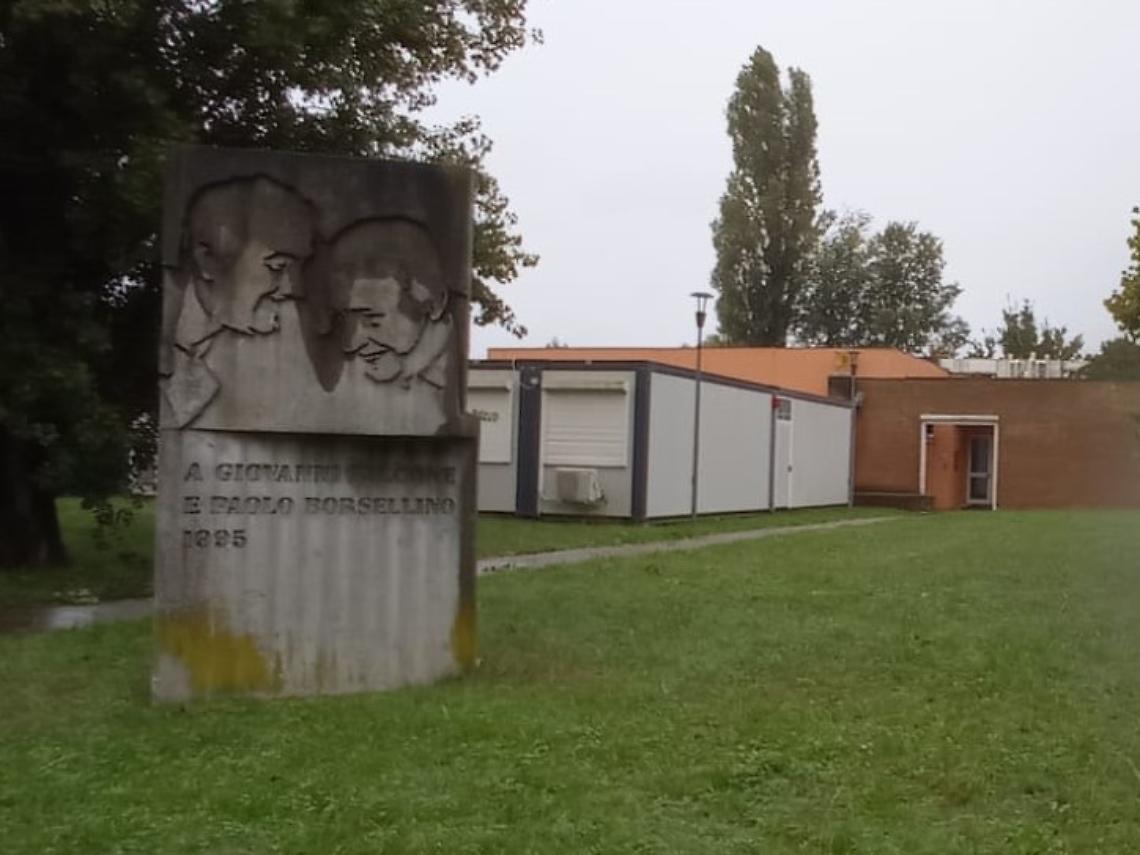 La mensa nel container alla scuola Falcone Borsellino 