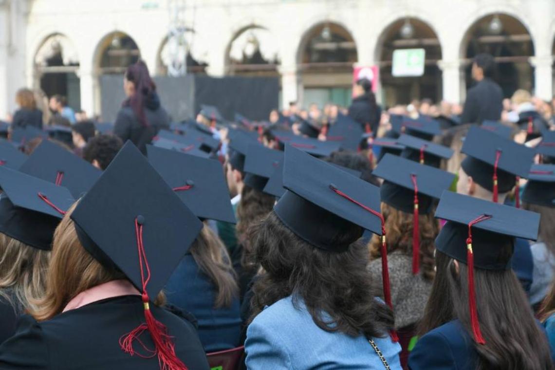 Ca' Foscari celebra i laureati a Piazza San Marco nel ricordo di Valeria Solesin