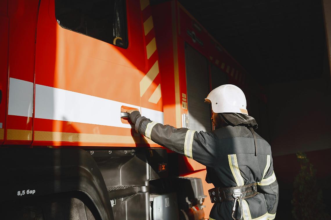 Tragedia Sventata a Campalto: Albero Crolla su Auto in Corsa