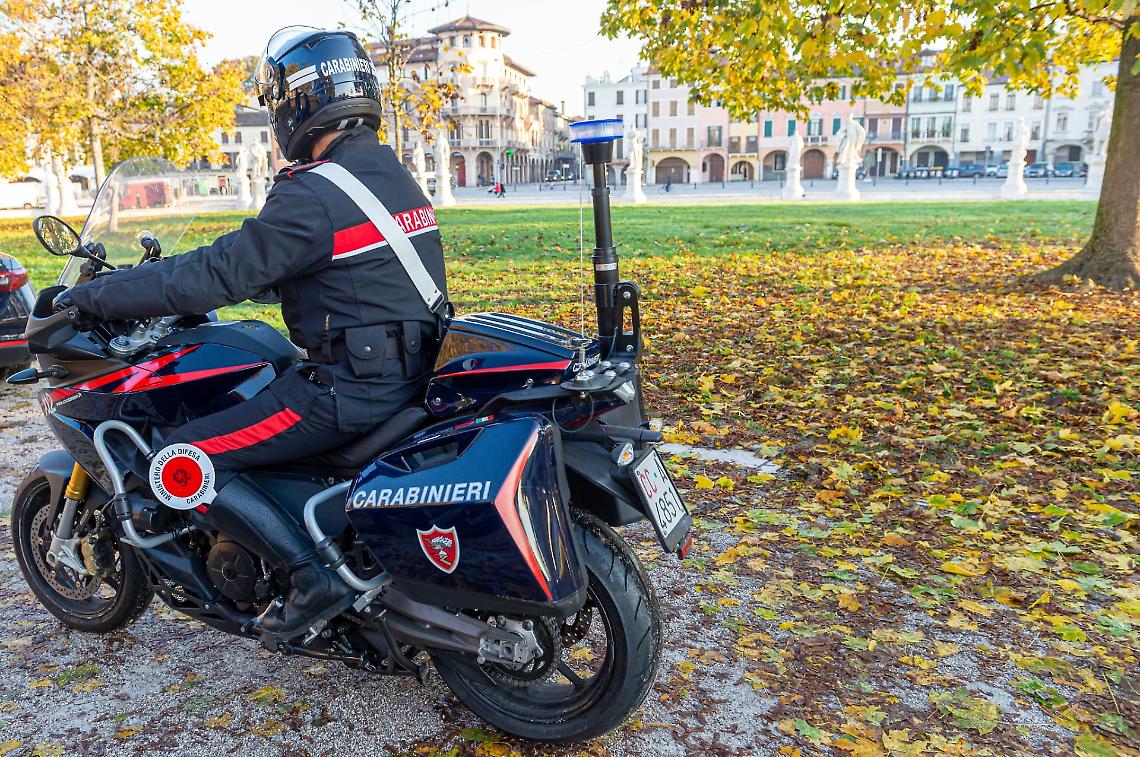 Controlli intensificati a Padova: denunciato un uomo trovato con un coltello