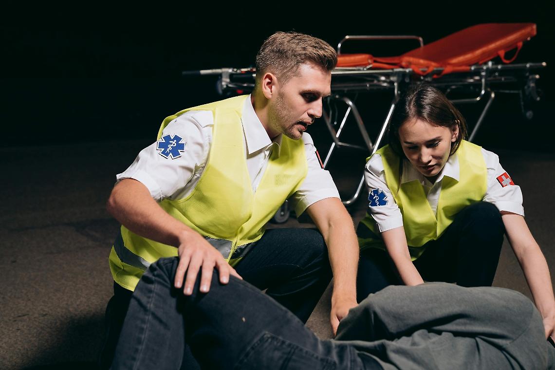 Spresiano, scontro tra due auto: una finisce ribaltata, conducente miracolato