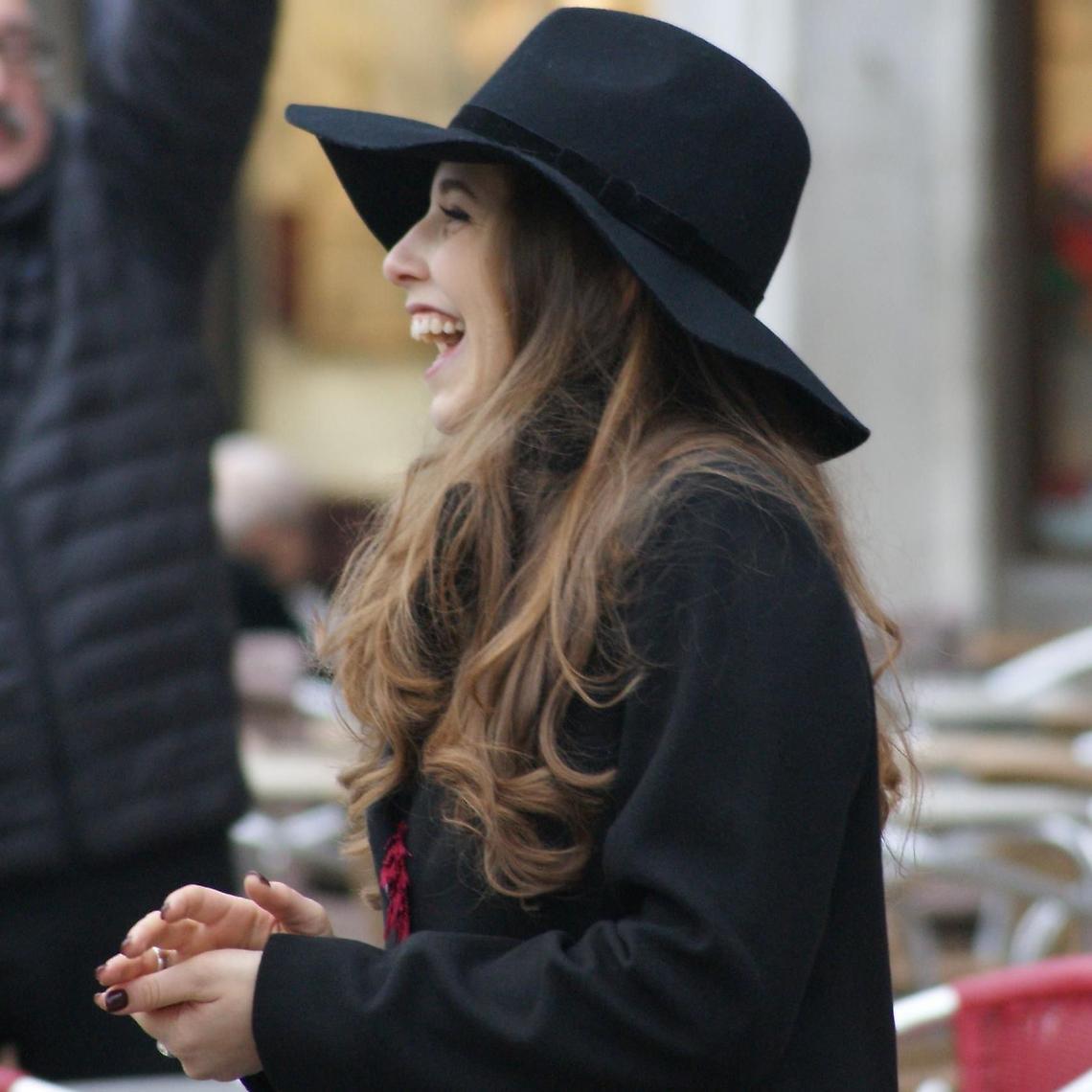 Tragedia a Napoli: Chiara colpita da un vaso, indagati i proprietari dell'alloggio