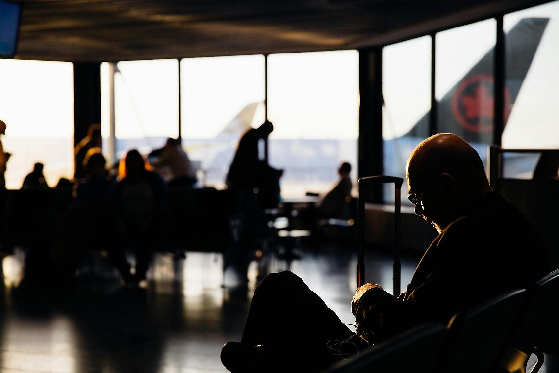 Verona, tenta l'imbarco con un passaporto falso: arrestato un 57enne all'Aeroporto Catullo