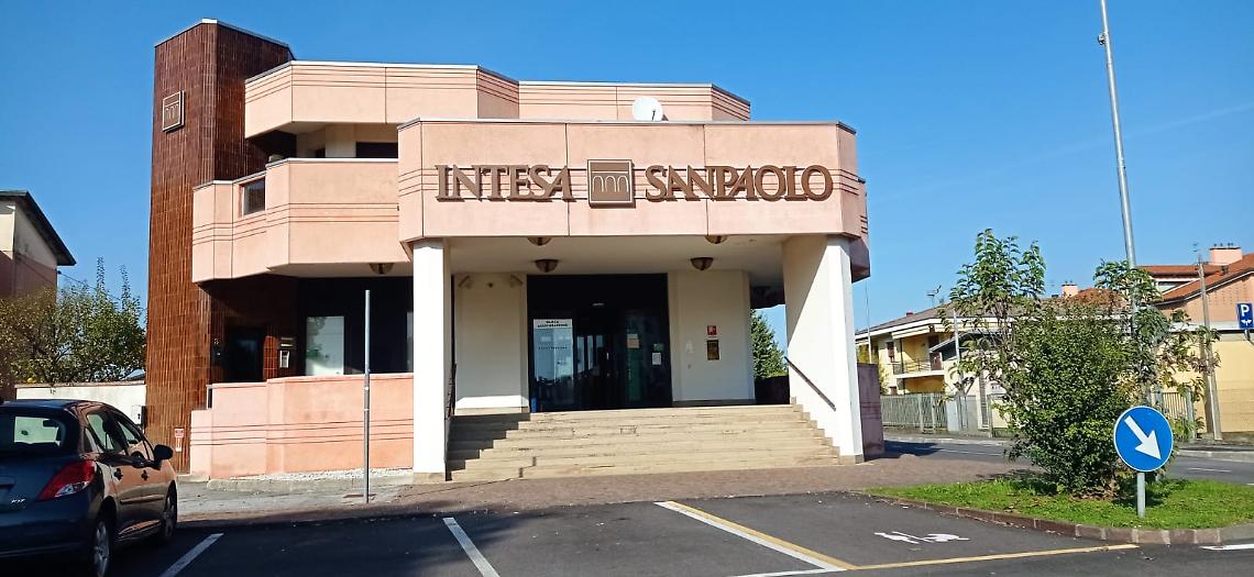 Chiusa la banca Intesa San Paolo 
