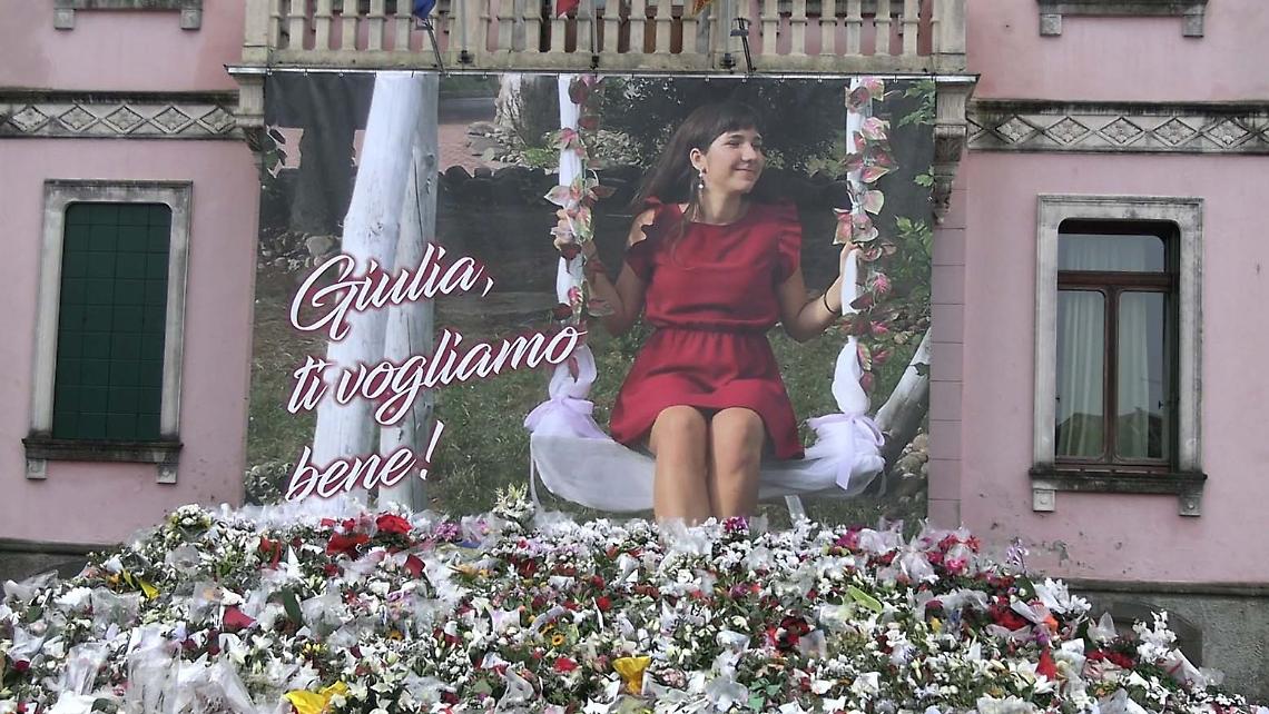 La musica del pianista fuori posto per ricordare Giulia Cecchettin: un omaggio collettivo a Vigonovo