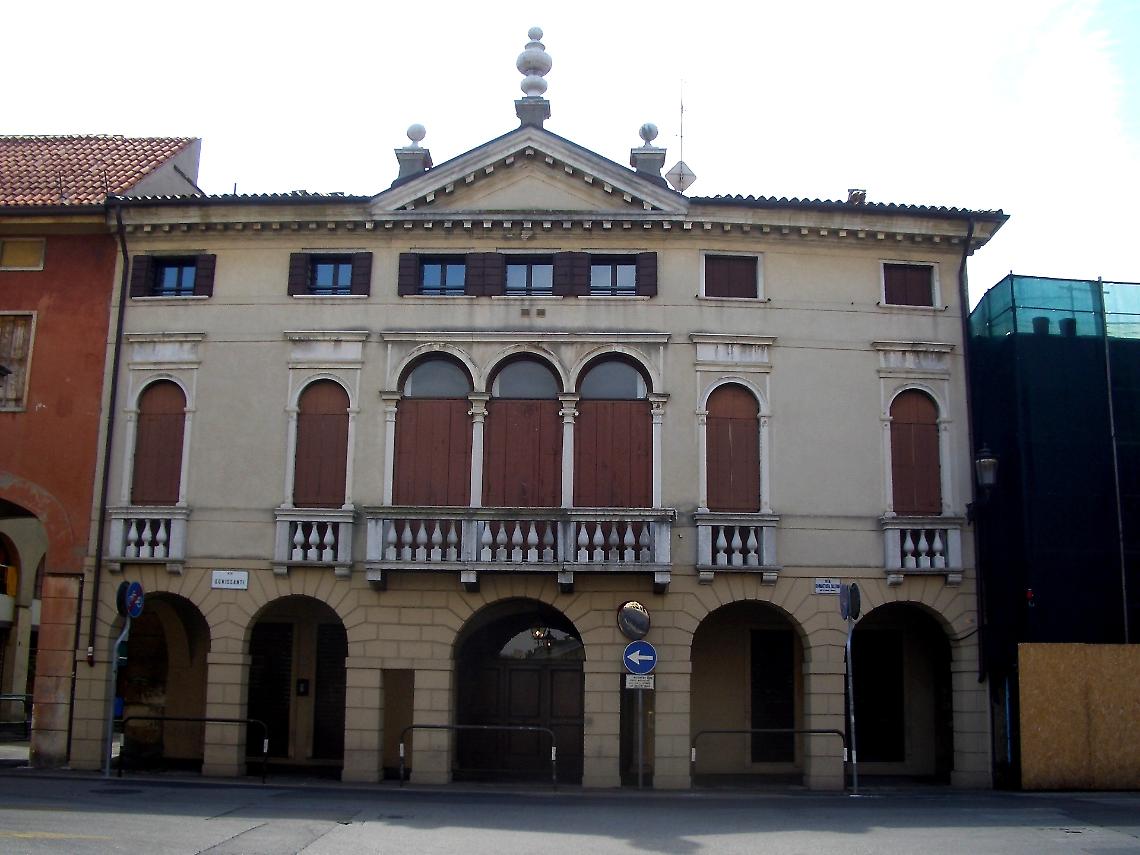 Chiusura di un bar al Portello: la risposta della questura allo spaccio e al disturbo pubblico