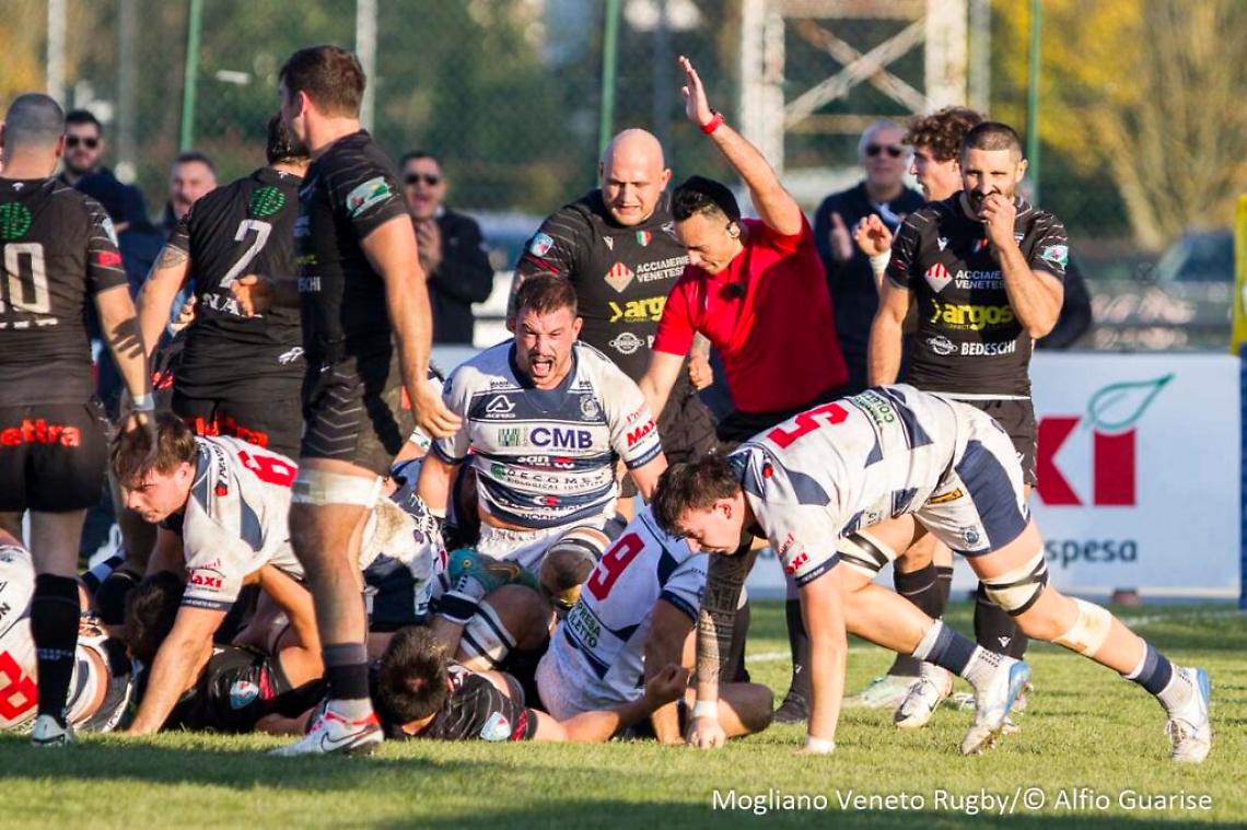 Il Mogliano Lotta ma Petrarca vince il derby: I biancoblù sconfitti di misura dai Campioni in carica