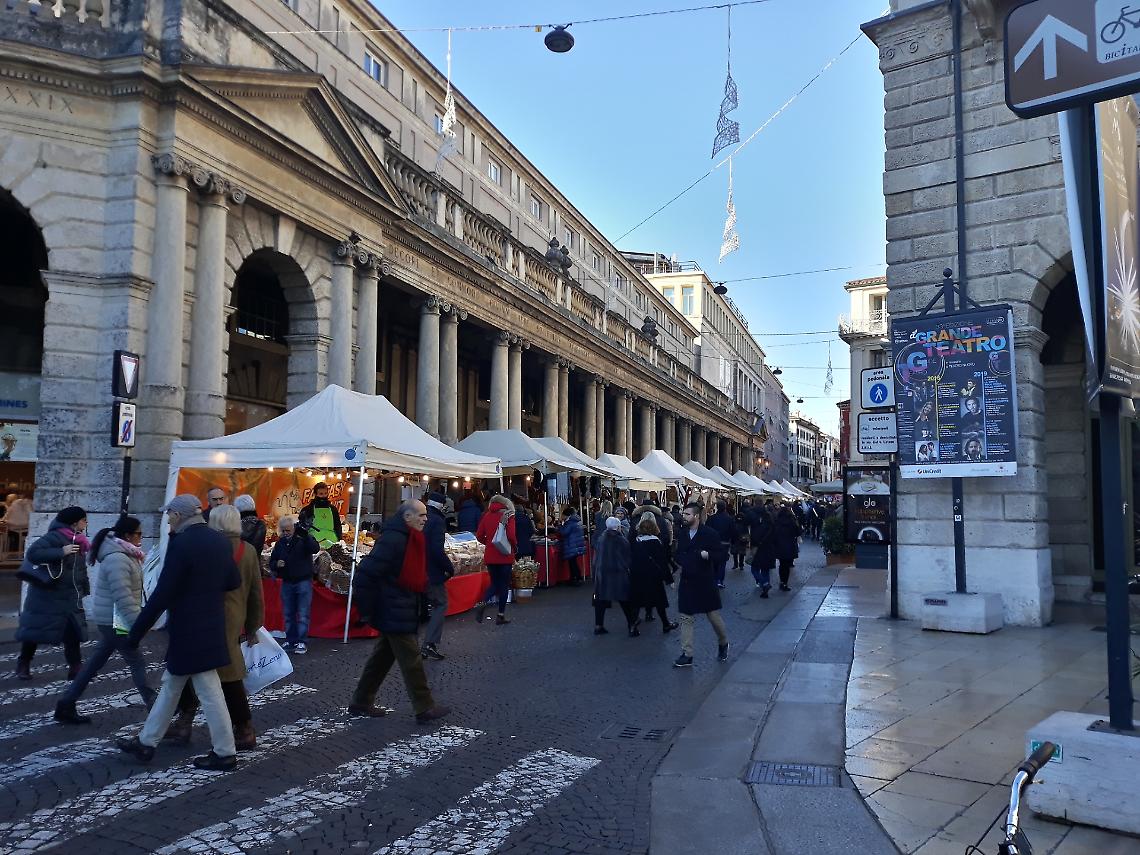 Mercatini di Natale a Verona: Un Successo di Visitatori e Tradizioni