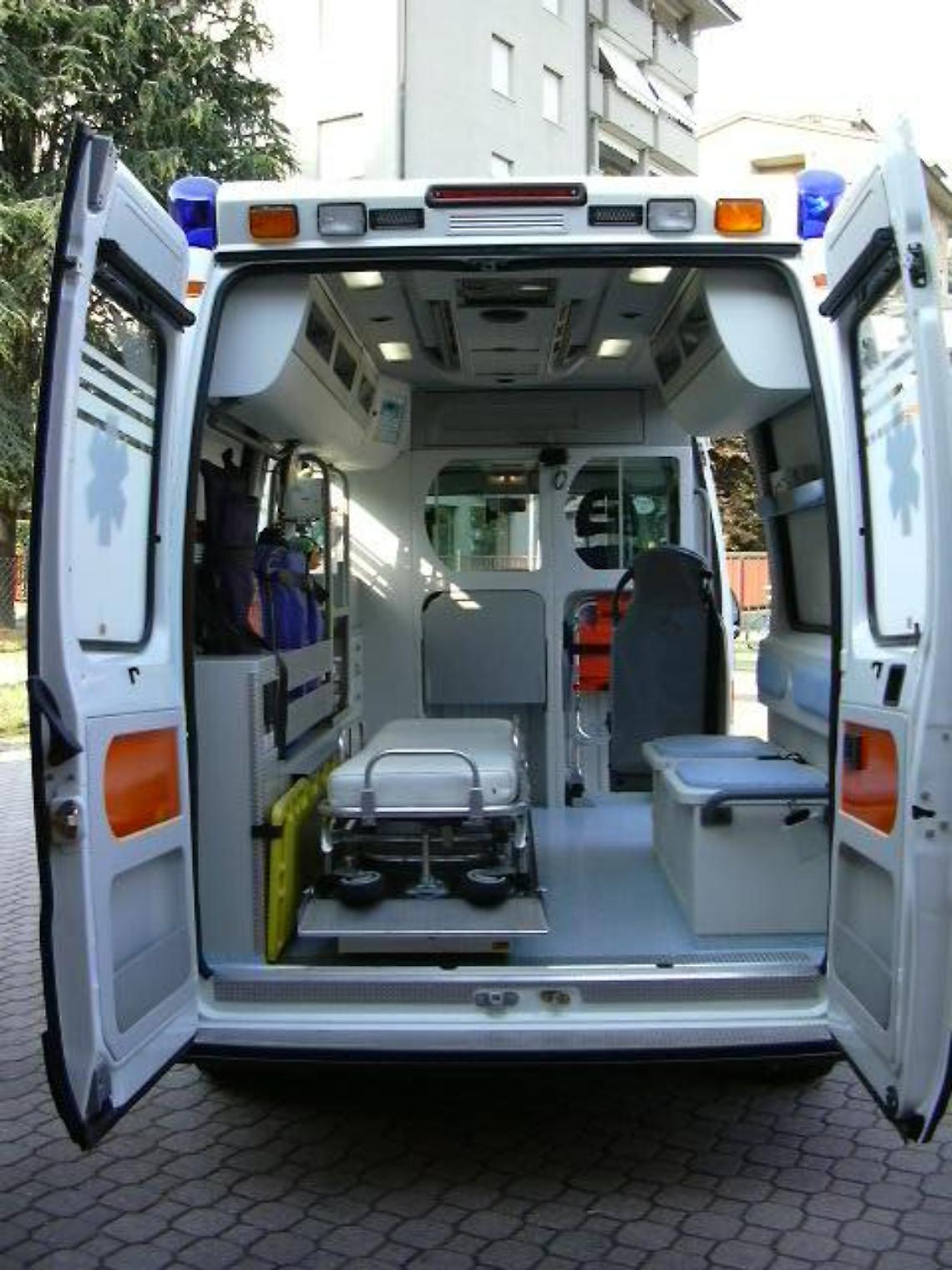 Ciclista cade nella vasca di Piazza Europa: incidente a Noventa Padovana