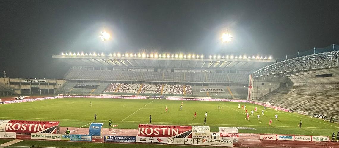 Il Padova conosce il sapore amaro della sconfitta: all'Euganeo passa il Caldiero per 2-1