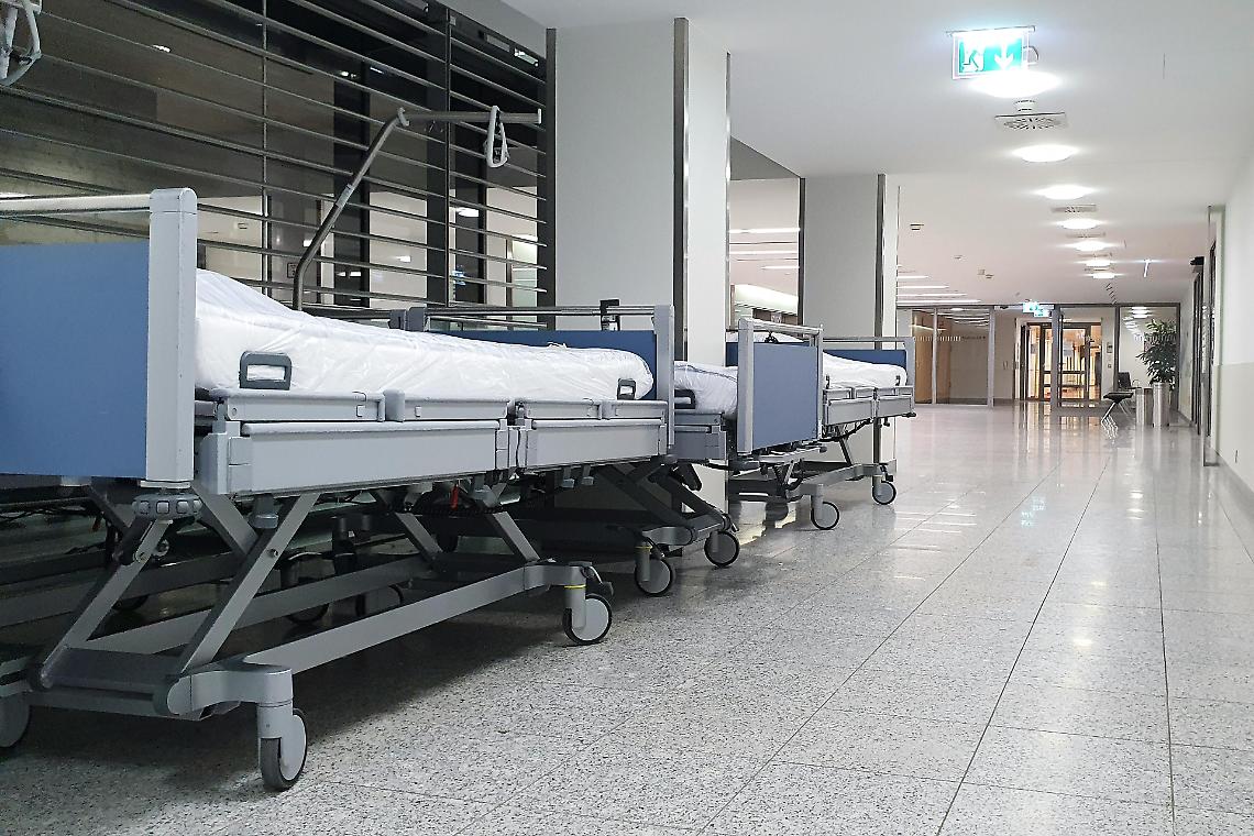 Caos al Pronto Soccorso di Mestre: fermato un uomo in preda alla furia