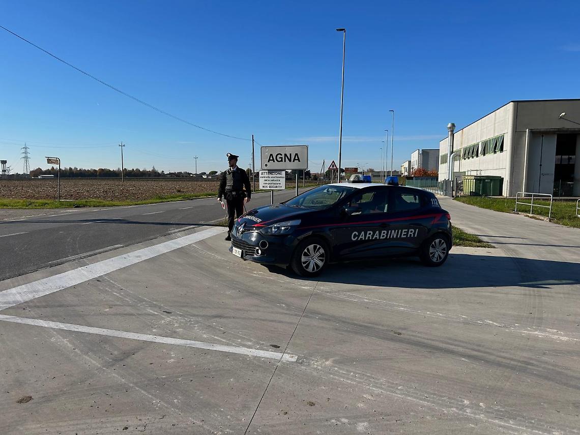 Rapina a Candiana: rider minacciato con coltello, denunciato un 34enne