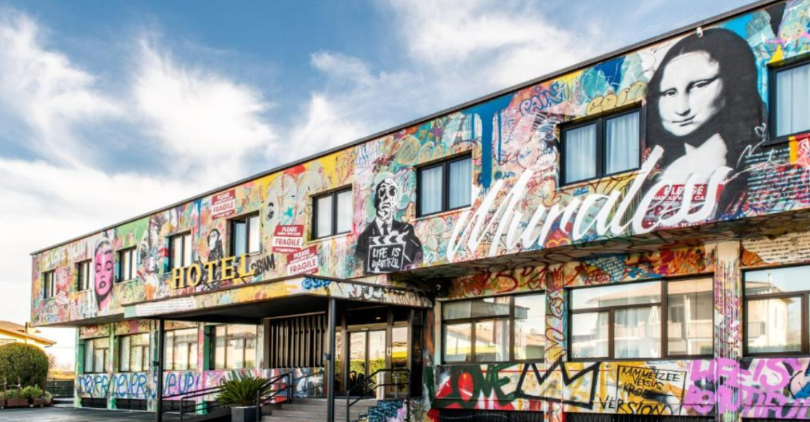 Verona, un Capodanno da vivere al Muraless Art Hotel: cena, festa e arte per salutare il 2024