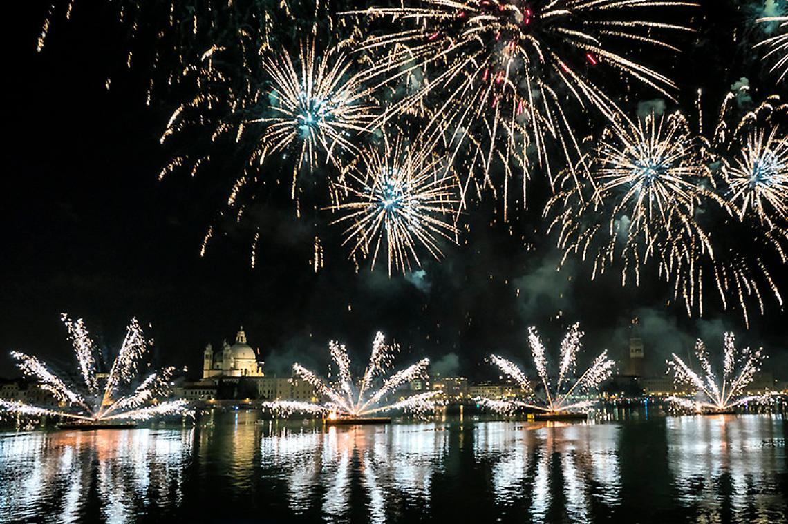 Capodanno a Venezia: Divieto di Botti e Petardi per Proteggere Persone e Animali