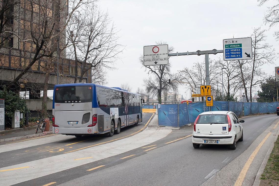 Corsia autobus e taxi Padova