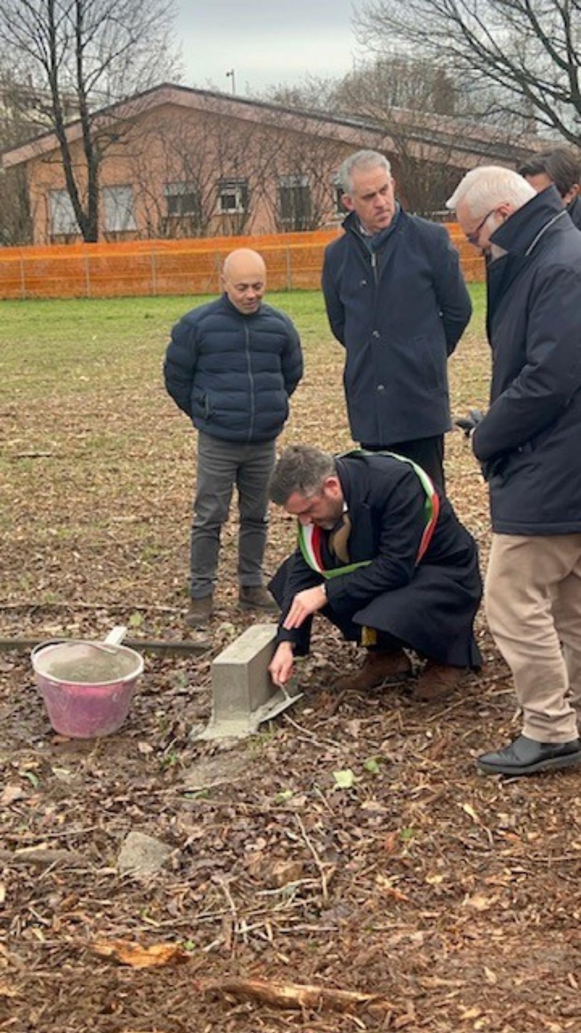 È stata posata la prima pietradel nuovo asilo nido montessoriano