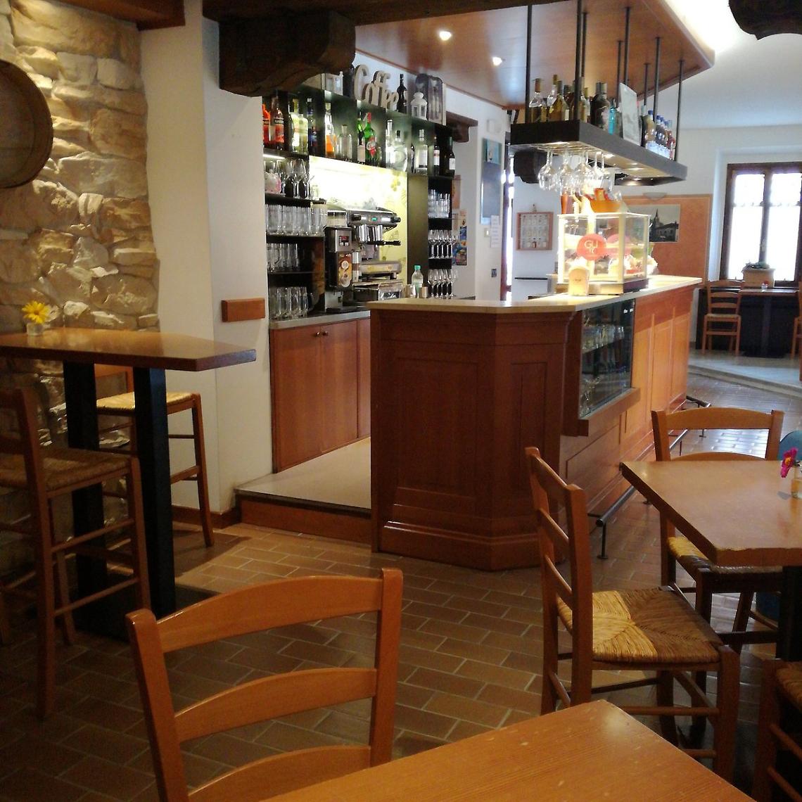 Aggressione brutale a Selvazzano: barista in fin di vita, arrestato un uomo, caccia al complice