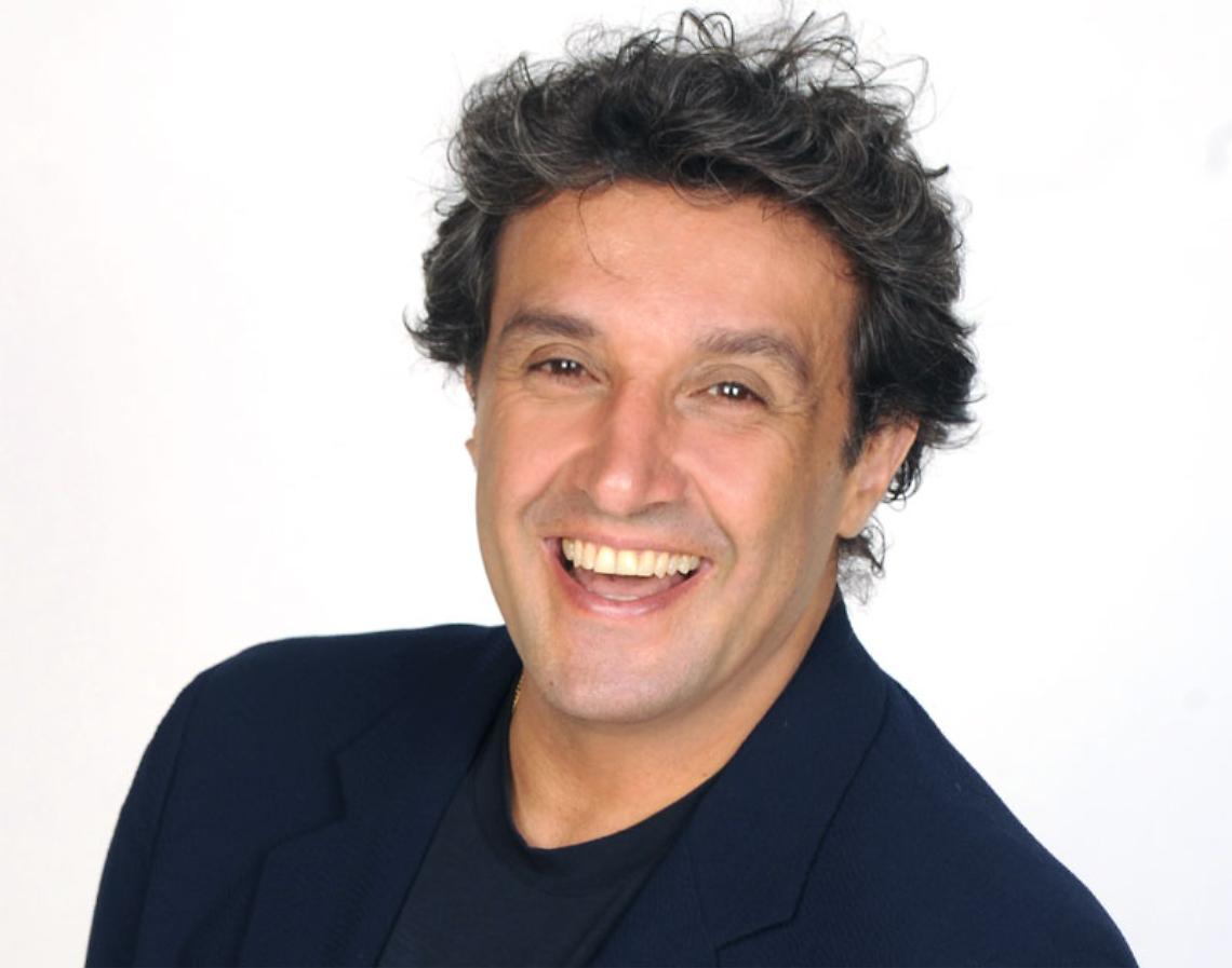 Flavio Insinna e Giulia Fiume protagonisti di "Gente di facili costumi" al Teatro Nuovo di Verona
