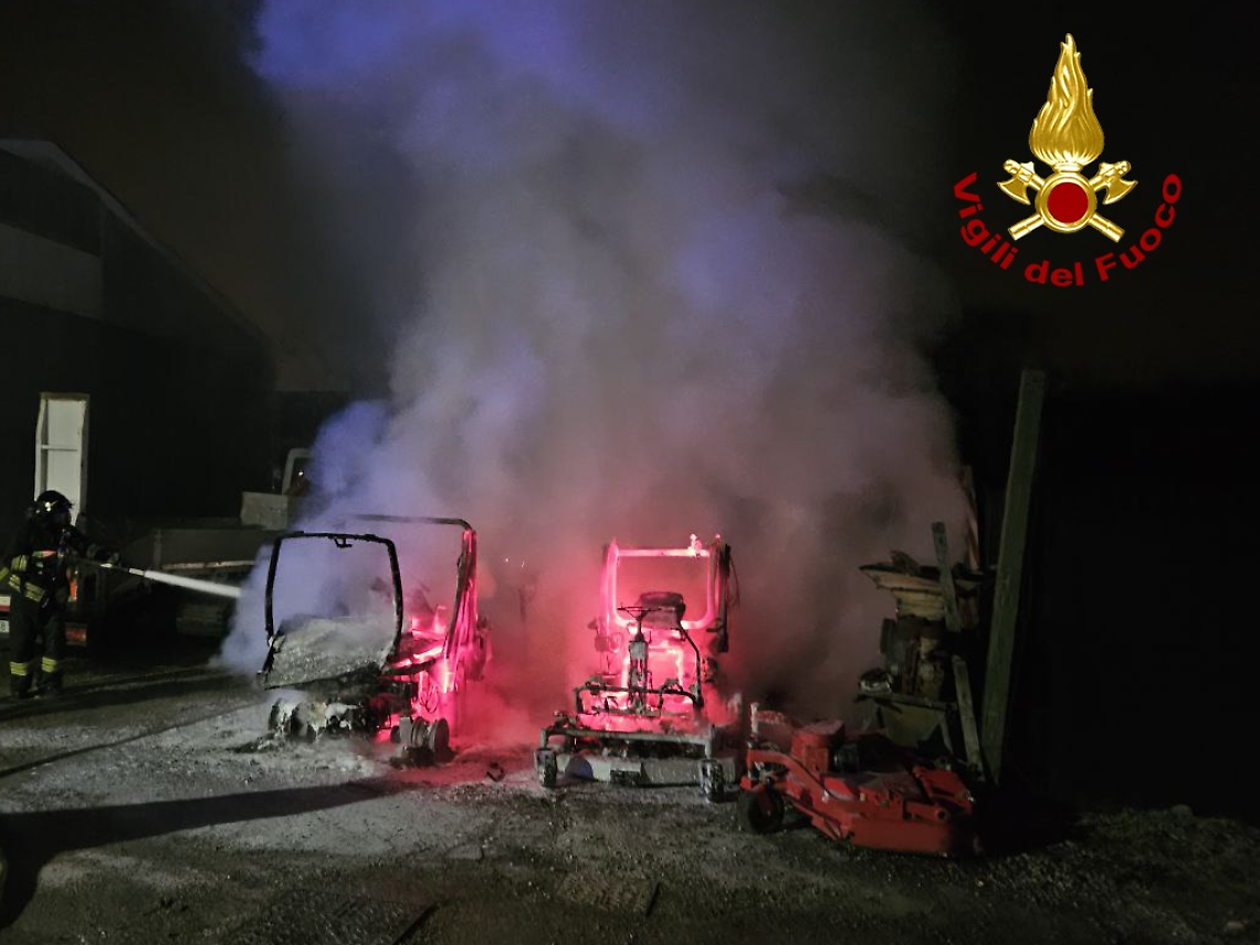 San Biagio di Callalta, incendio di due trattorini