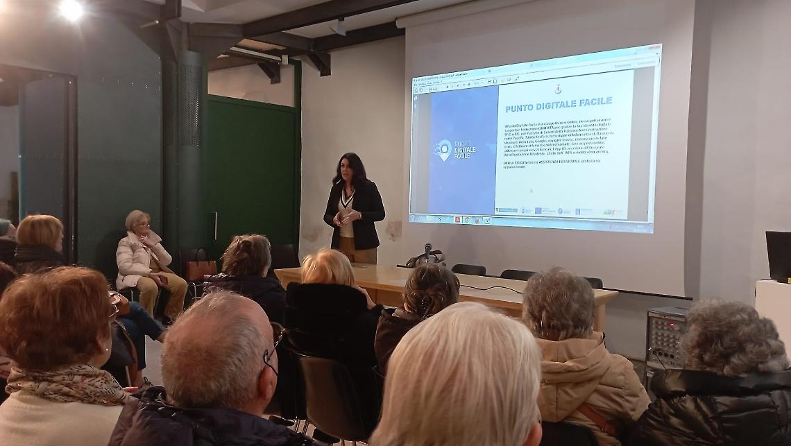 Grande successo per il corso "L'abc dello smartphone" del Punto Digitale Facile del Comune di Chioggia