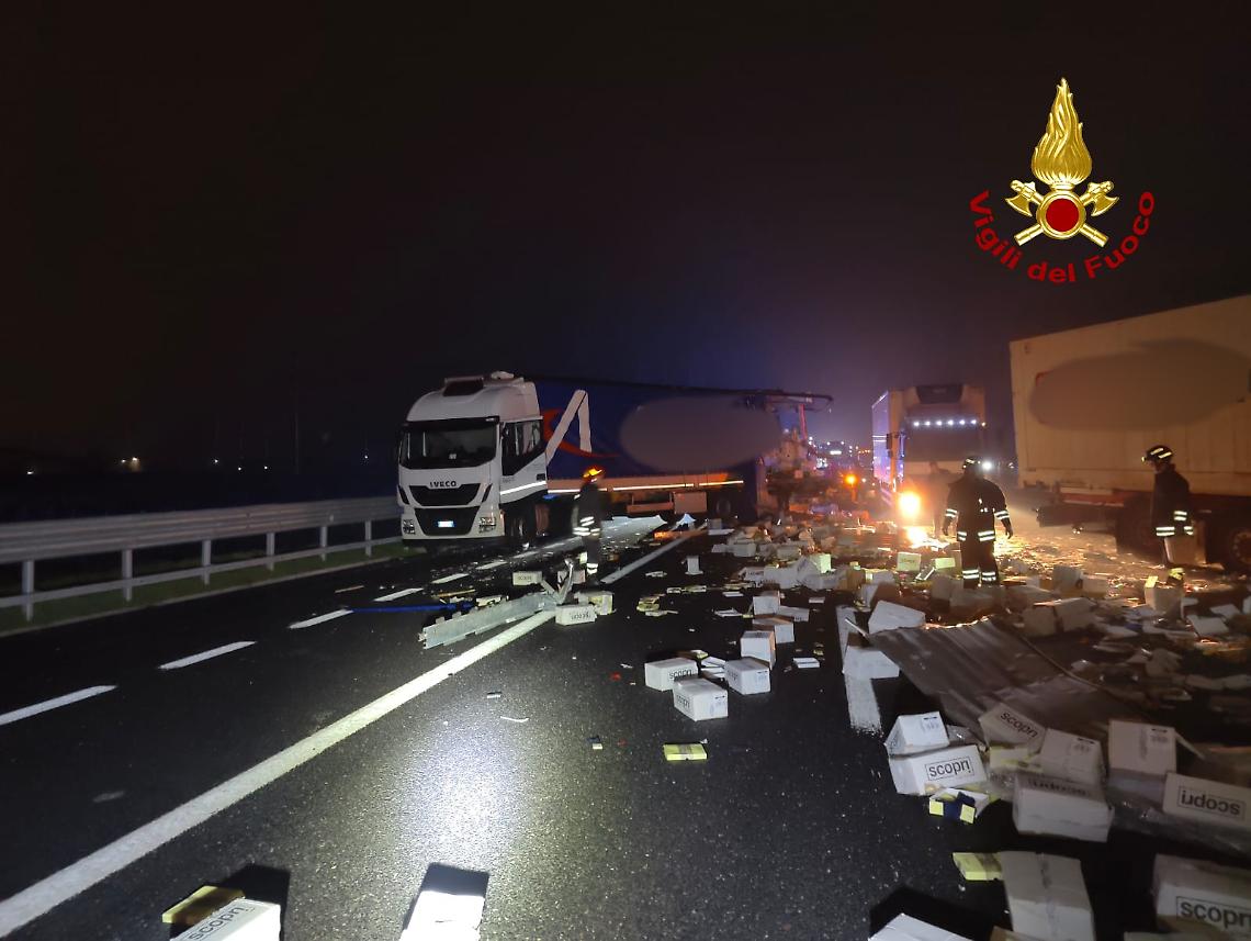 Incidente sull'A4: tamponamento tra due camion, un ferito tra Montebello e San Bonifacio
