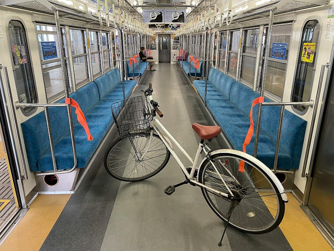Padova, Lorenzoni propone bici gratis sui treni regionali per combattere l'inquinamento