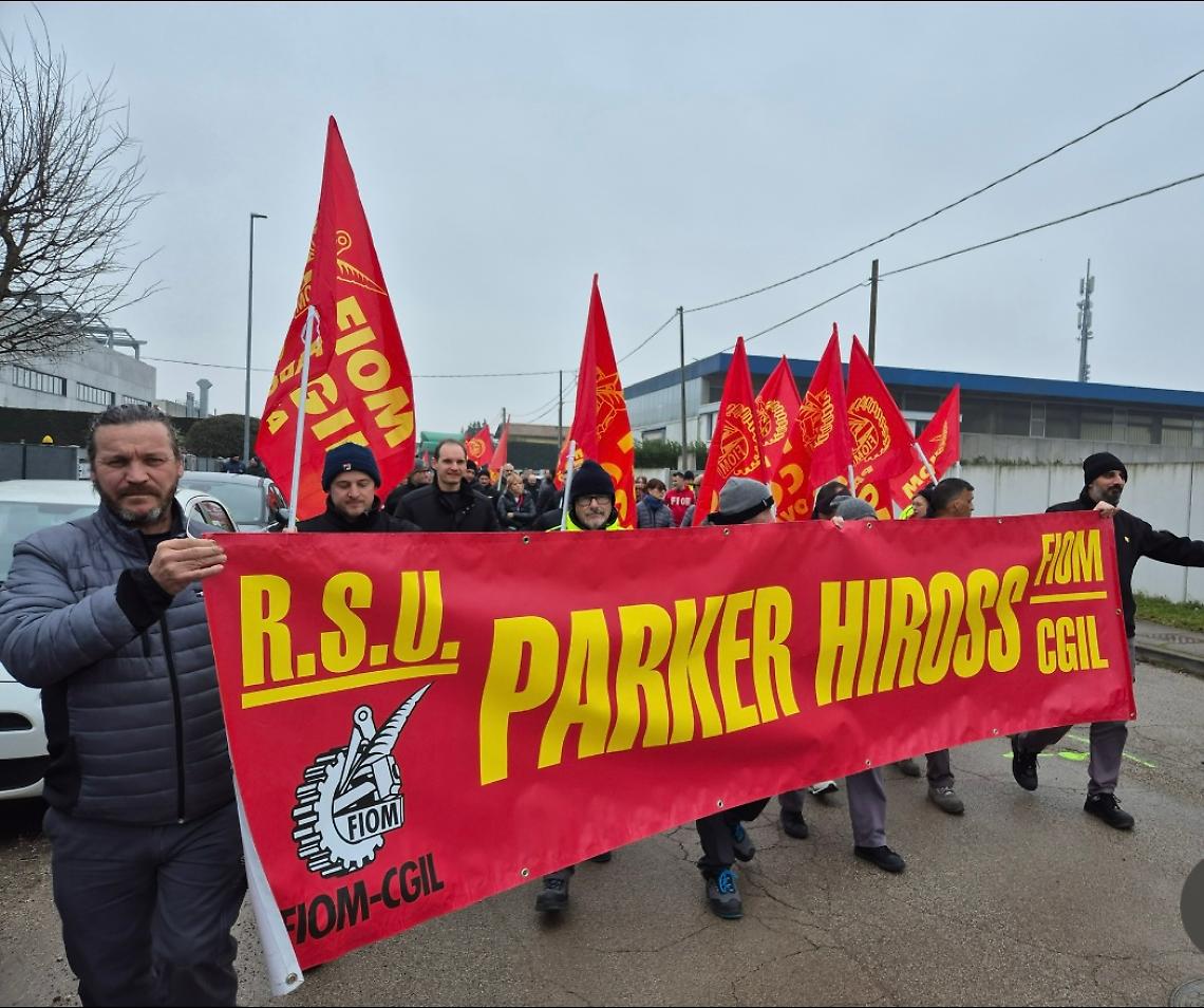 Corteo dei lavoratori alla Parker 