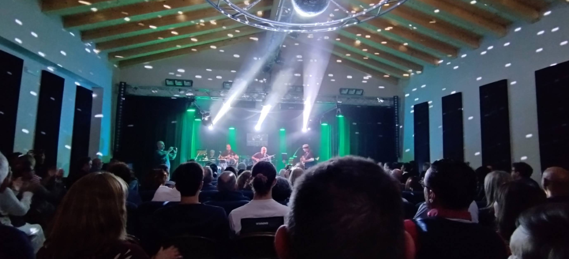 Luca Ploia in concerto all'Esoteric Proaudio Theatre di Villafranca