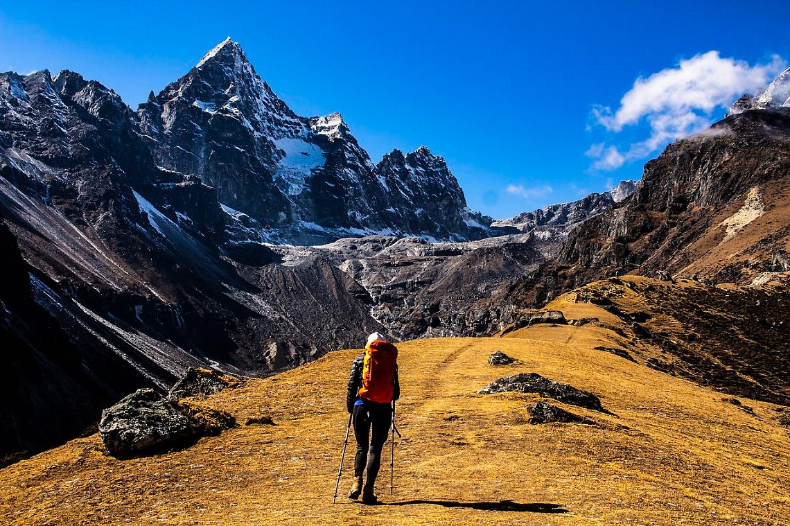 Trekking in Italia: i sentieri più instagrammabili e l'attrezzatura essenziale per un'escursione perfetta