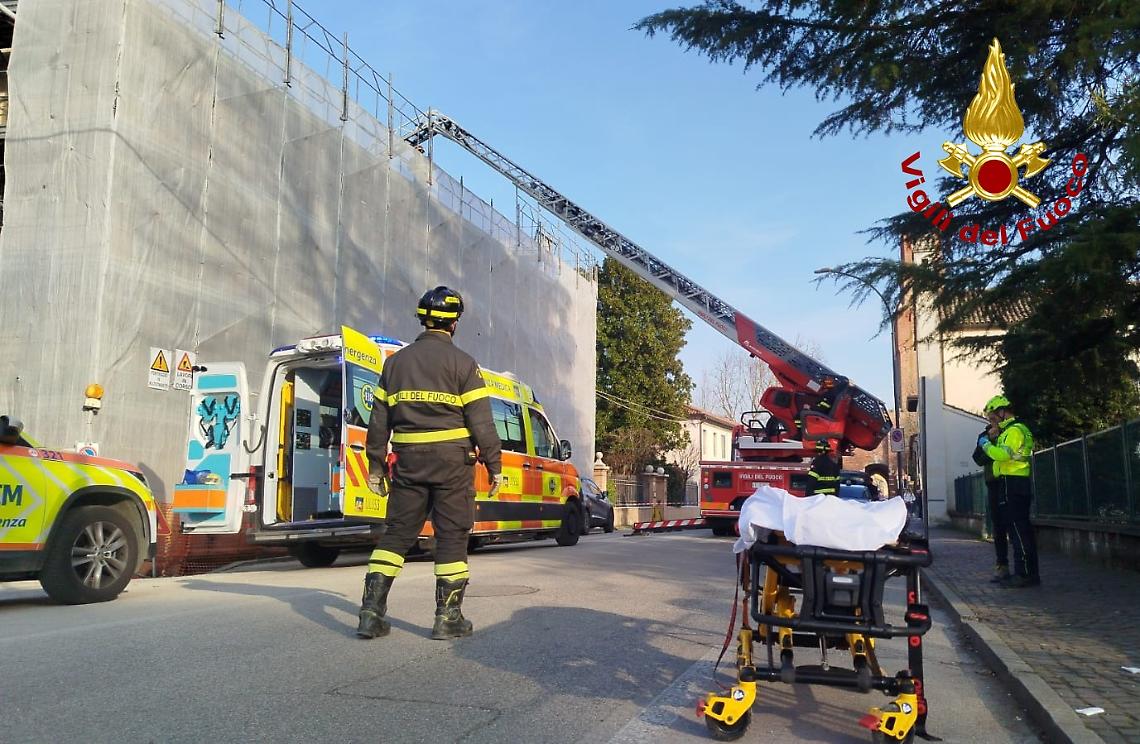 Foto dell'intervento dei soccorsi
