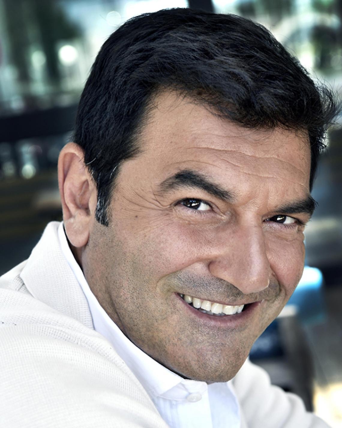Max Giusti porta il suo show 'Bollicine' al Geox per la Festa della Donna