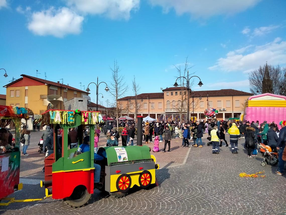 Carnevale 2025 a Santa Maria Maddalena: Una Festa di Colori e Tradizioni