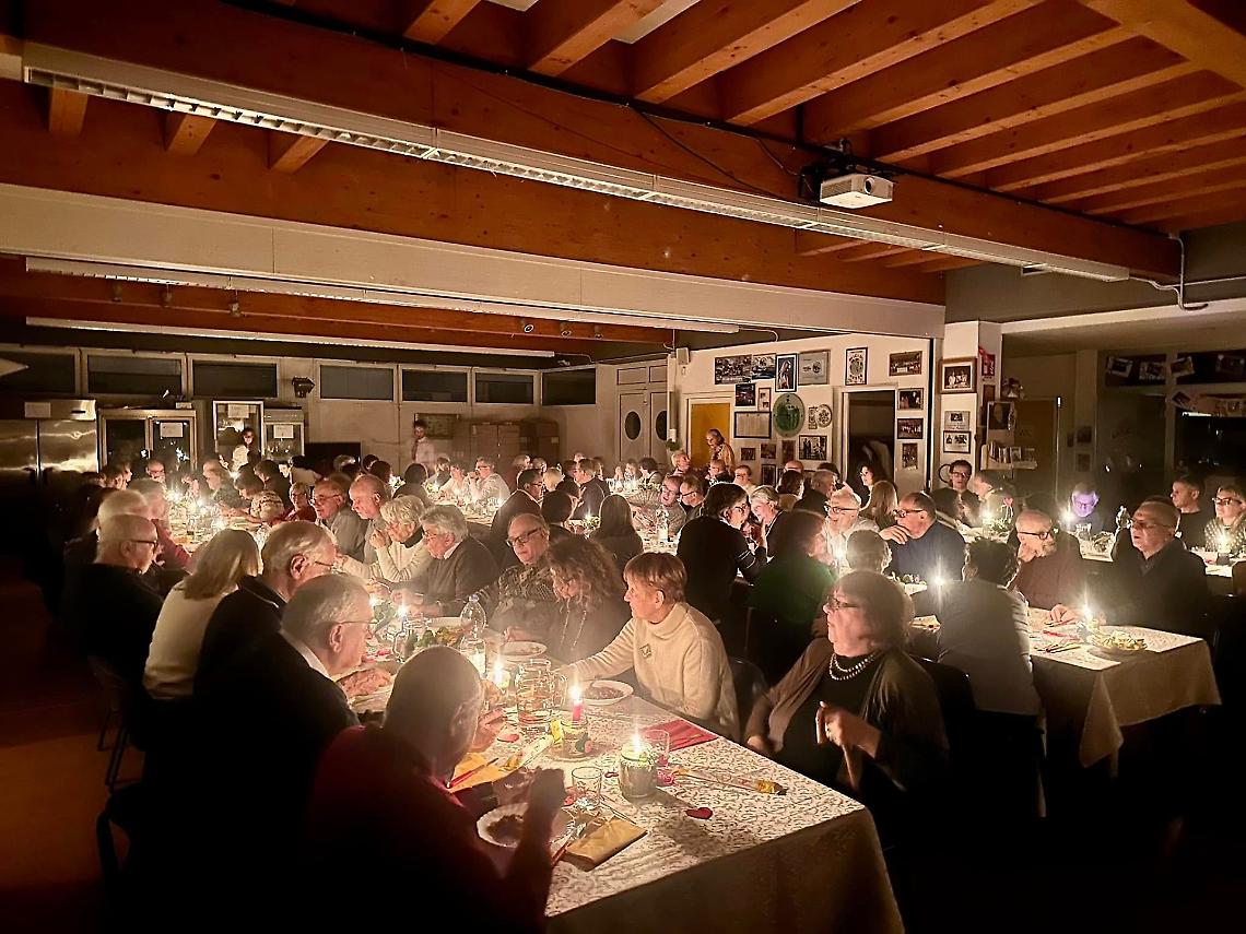 PONTE SAN NICOLO': cena comunitaria a lume di candela